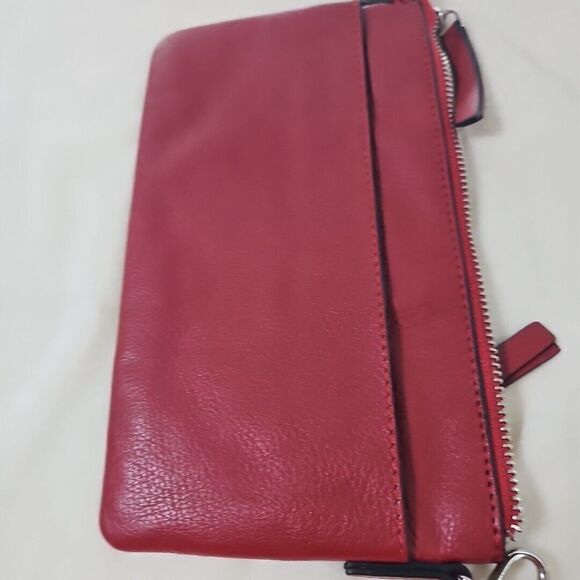 Andrew Marc /Marc New York Genuine Pebbled Leather Red Wristlet GUC no strap - Picture 3 of 10